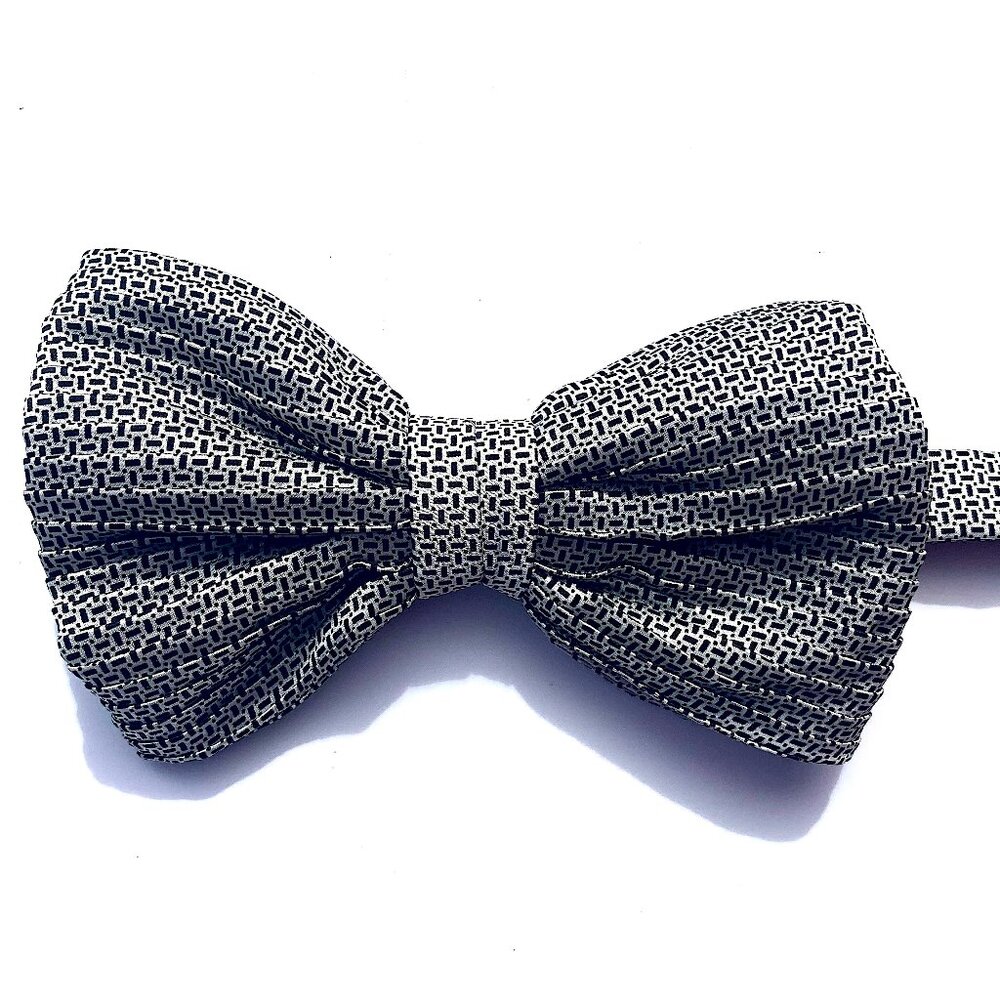 Men’s Stefano Ricci Pleated Silk Bow Tie Geometric Design Italy Silver/Black